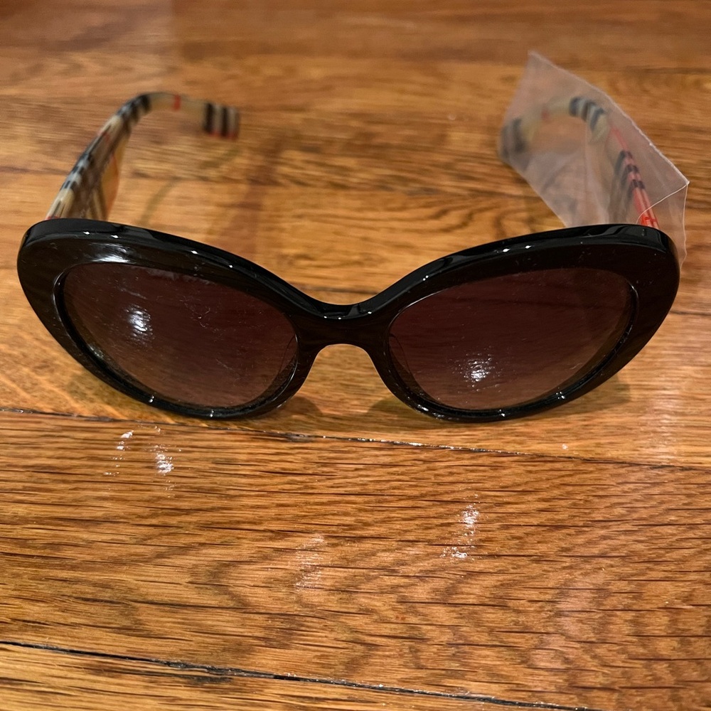 Burberry sunglasses